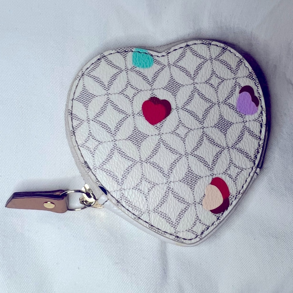 FOSSIL HEART COIN ZIPPER PURSE